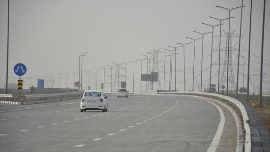 The six-lane expressway will be 342 kilometres long and cost around <span class='webrupee'>?</span>19,200 crore.((Sakib Ali/HT Photo)(Image for representation))