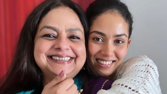 Mira Rajput with her mother-in-law Neliima Azeem. 