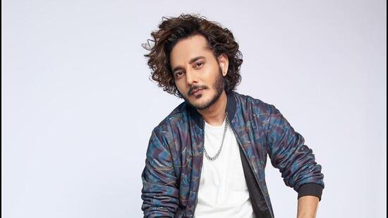 Singer Tanishq Bagchi says he doesn’t have the time to go through negative comments on social media.