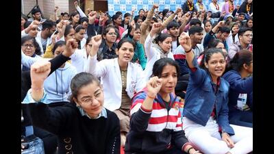 A group of the MBBS students of the Kalpana Chawla Government College and Hospital (KCGMCH) held a protest as the police tried to stop them from reaching the venue of a programme of Haryana Vidhan Sabha speaker Gian Chand Gupta. (HT File Photo)