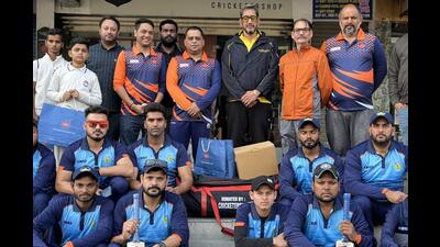Former cricketers came together to felicitate players with disabilities based in tricity in a bid to boost their confidence. (HT Photo)