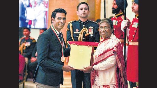 The award is given for the most spectacular and outstanding performance by a sportsperson in a four-year period, and accompanies a cash prize of ₹25 lakh, a medal and a scroll of honour. (Photo: PTI)