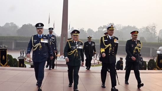 Navy Day: Top brass of Indian Armed Forces pay homage at National War ...