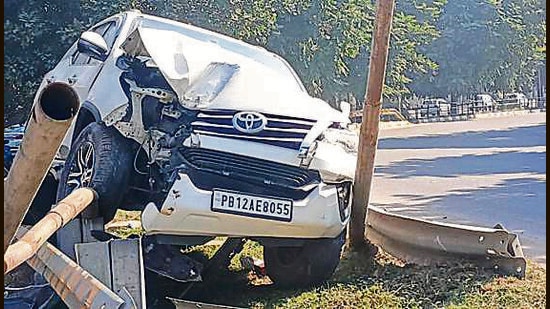 A car involved in an accident on the deadly curve near Mata Sunder Kaur gurdwara in Sector 70. (HT File)