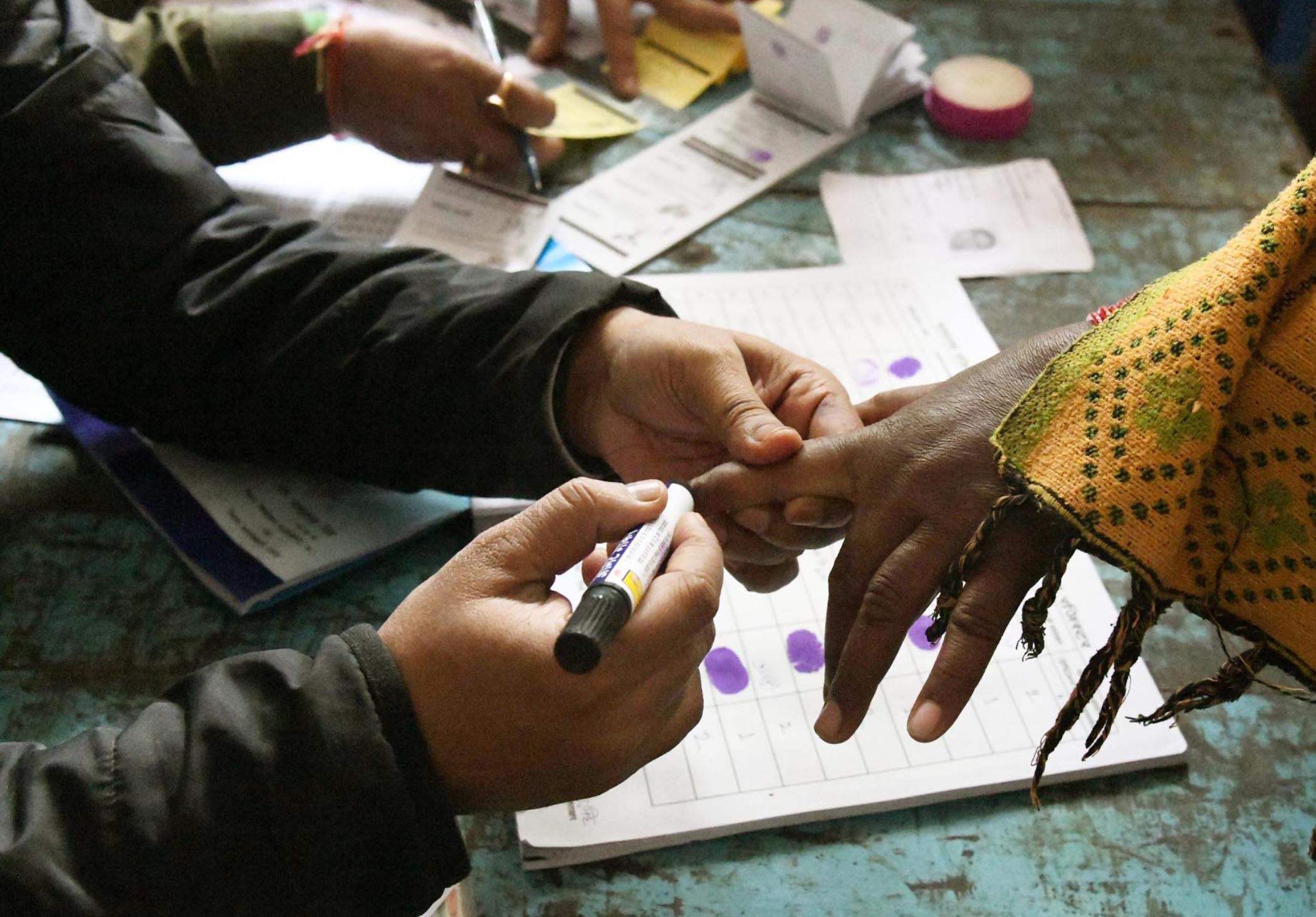Elections are becoming pompous “events” rather than democratic festivals. (HT Photo)