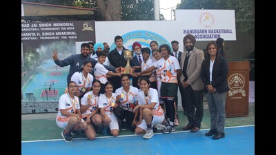 Playing in the Shanta H Singh memorial meet, NPS girls drubbed down Government Senior Secondary School (GMSSS), Sarkaghat, Mandi, by 72-47. (HT Photo)