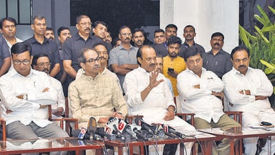 Mumbai, India - December 04, 2022: Maha Vikas Aghadi leaders (from left) Balasaheb Thorat, Uddhav Thackeray, Ajit Pawar, Ashok Chavan and Nana Patole during a press conference, at Devgiri Bungalow, in Mumbai, India, on Monday, December 05, 2022. (Photo by Bhushan Koyande/HT Photo) (HT PHOTO) Mumbai, India - December 04, 2022: Maha Vikas Aghadi leaders (from left) Balasaheb Thorat, Uddhav Thackeray, Ajit Pawar, Ashok Chavan and Nana Patole during a press conference, at Devgiri Bungalow, in Mumbai, India, on Monday, December 05, 2022. (Photo by Bhushan Koyande/HT Photo) (HT PHOTO)