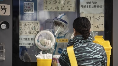 A Covid-19 testing booth in Shanghai, China, on Monday, Dec. 5, 2022. (Bloomberg) A Covid-19 testing booth in Shanghai, China, on Monday, Dec. 5, 2022. (Bloomberg)