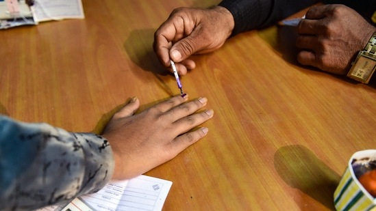 Gujarat Assembly election 2022 phase 2 voting. (File image)(PTI) Gujarat Assembly election 2022 phase 2 voting. (File image)(PTI)