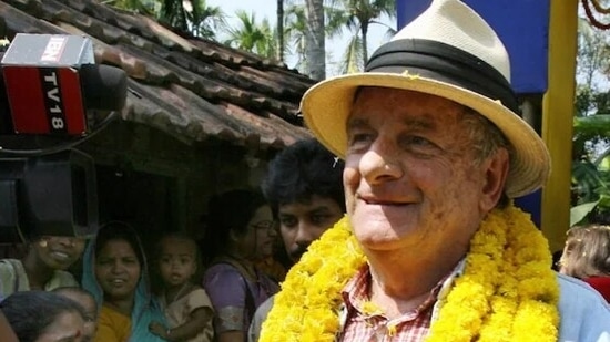Dominique Lapierre: Lapierre donated the bulk of his royalties from "City of Joy" to support humanitarian projects in India. (AFP )