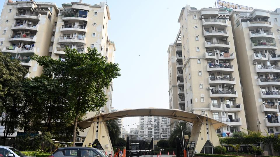 Emerald Court is the same society that won the much hyped case against the builders in the Supreme Court leading to the demolition of the 32-storey twin towers in August this year. (Photo by Sunil Ghosh/Hindustan Times) Emerald Court is the same society that won the much hyped case against the builders in the Supreme Court leading to the demolition of the 32-storey twin towers in August this year. (Photo by Sunil Ghosh/Hindustan Times)