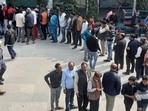 Delhi MCD election 2022: People stand in long queue to cast their vote at Chattarpahari Pahari School. Delhi MCD election 2022: People stand in long queue to cast their vote at Chattarpahari Pahari School.