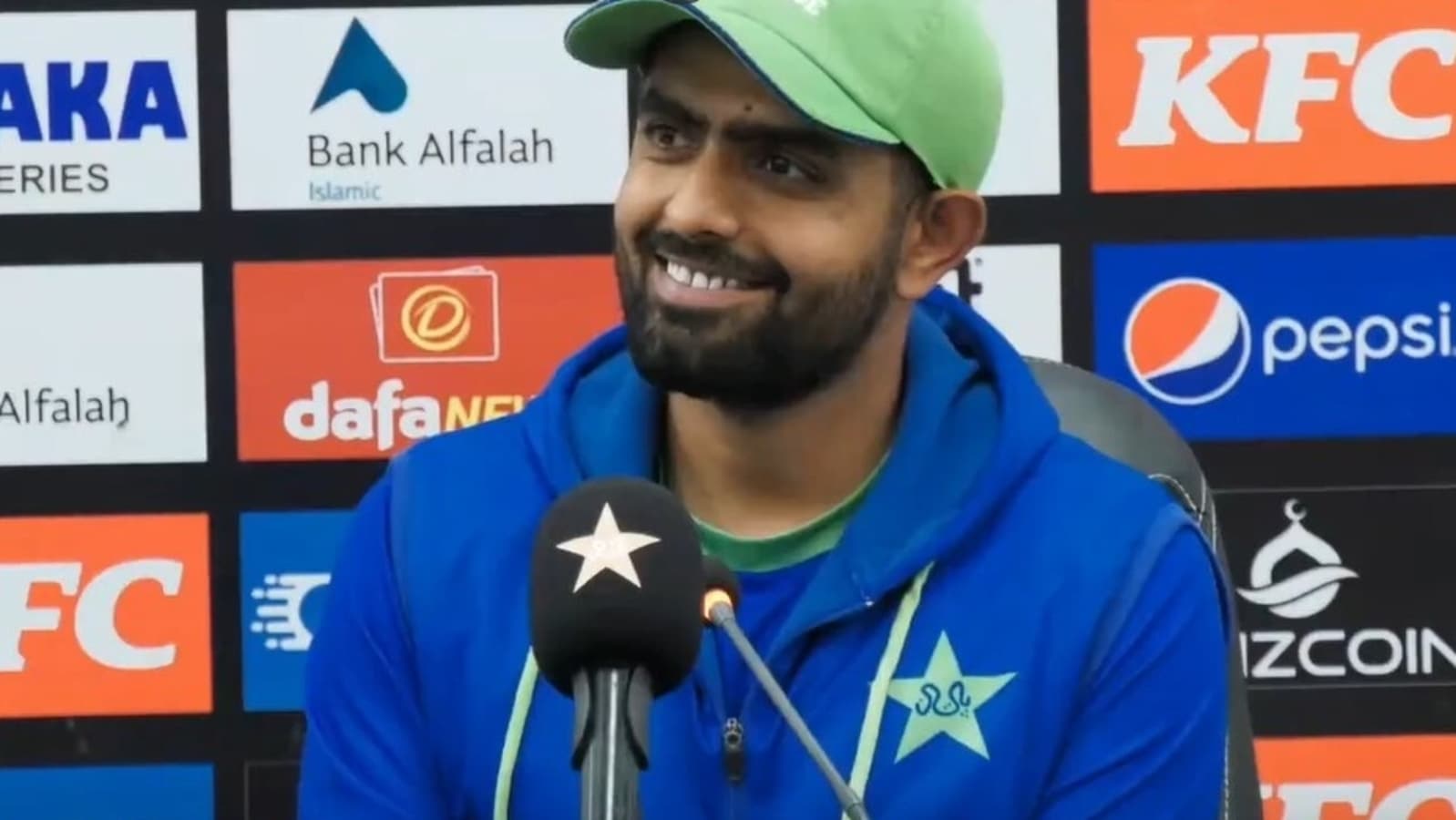 Watch: Babar maintains cool after reporter's 'Aap aise ball pe out huye ...