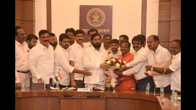 Following a meeting with local leaders, Maharashtra chief minister Eknath Shinde announced the formation of a separate municipal council for Phursungi and Uruli Devachi. (HT PHOTO)