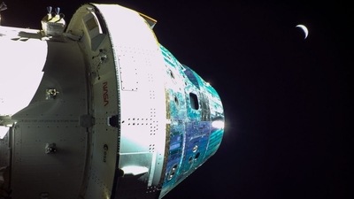 NASA's Orion capsule makes closest approach to Moon (NASA) NASA's Orion capsule makes closest approach to Moon (NASA)
