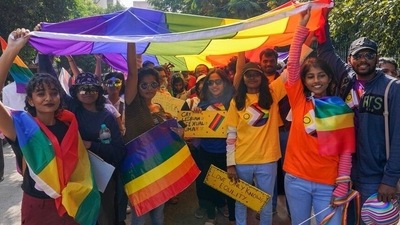 Although homosexuality is no longer illegal in India, same-sex couples cannot marry (Mahesh Kumar A./AP/picture alliance) Although homosexuality is no longer illegal in India, same-sex couples cannot marry (Mahesh Kumar A./AP/picture alliance)