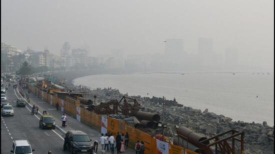 According to the System of Air Quality Forecasting and Research (SAFAR) network of monitoring stations, the AQI level between 200 and 300 is considered ‘poor’ and if it is in excess of 300 it is marked ‘very poor’. (HT PHOTO) According to the System of Air Quality Forecasting and Research (SAFAR) network of monitoring stations, the AQI level between 200 and 300 is considered ‘poor’ and if it is in excess of 300 it is marked ‘very poor’. (HT PHOTO)