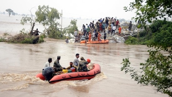 There is likely to be rainfall at most places over Andaman & Nicobar Islands on Monday and Tuesday due to cyclone Mandous. (HT file photo) There is likely to be rainfall at most places over Andaman & Nicobar Islands on Monday and Tuesday due to cyclone Mandous. (HT file photo)
