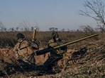 Russia-Ukraine War: Ukrainian soldiers fire a cannon at Russian position.(AP) Russia-Ukraine War: Ukrainian soldiers fire a cannon at Russian position.(AP)