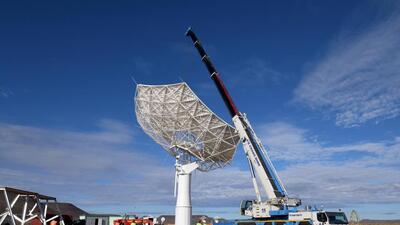 SKA-MPI, the Max Planck Society funded prototype dish, being assembled at the South African site. Credit: Nasief Manie/SARAO (Nasief Manie) SKA-MPI, the Max Planck Society funded prototype dish, being assembled at the South African site. Credit: Nasief Manie/SARAO (Nasief Manie)