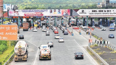Pune, India - September 12, 2020:Vehicular movement at urse toll naka on Mumbai- pune express way in Pune, India, on Saturday, September 12, 2020.(HT PHOTO)