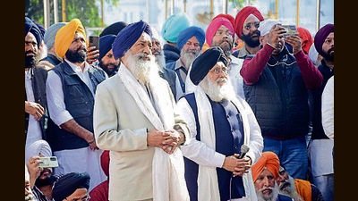 Office bearers of Takht Patna sahib management Board appeared before Akal Takht at Golden Temple complex, Amritsar, India, on Tuesday. (Photo by Sameer Sehgal /Hindustan Times) (File photo) Office bearers of Takht Patna sahib management Board appeared before Akal Takht at Golden Temple complex, Amritsar, India, on Tuesday. (Photo by Sameer Sehgal /Hindustan Times) (File photo)