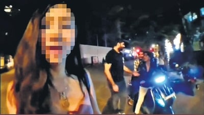 South Korean vlogger Hyojeong Park admits to fear over going live again after two men who attacked her on a Mumbai street were released on bail (Screenshot) South Korean vlogger Hyojeong Park admits to fear over going live again after two men who attacked her on a Mumbai street were released on bail (Screenshot)