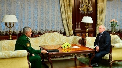 Russia-Ukraine War: Belarusian President Alexander Lukashenko and Russian Defense Minister Sergei Shoigu during their talks. (AP) Russia-Ukraine War: Belarusian President Alexander Lukashenko and Russian Defense Minister Sergei Shoigu during their talks. (AP)