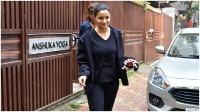 Alia Bhatt hits the gym for yoga session a month after giving birth. (HT Photo/Varinder Chawla) Alia Bhatt hits the gym for yoga session a month after giving birth. (HT Photo/Varinder Chawla)