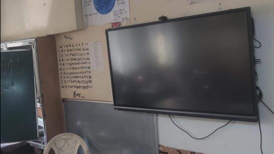 Rajesh Kankal, municipal education officer said, “BMC buys 1,300 ‘interactive panels’ every year for students at a cost of <span class='webrupee'>?</span>2,42,000. This includes the cost of providing educational content and after-sales service etc. The company is providing services to schools. If there are any complaints, they will be redressed.” (HT PHOTO)