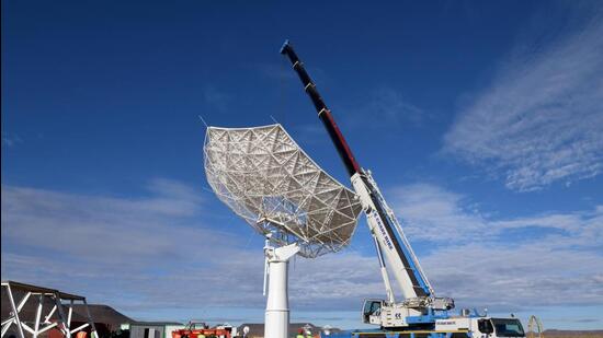 SKA-MPI, the Max Planck Society funded prototype dish, being assembled at the South African site. Credit: Nasief Manie/SARAO (Nasief Manie)