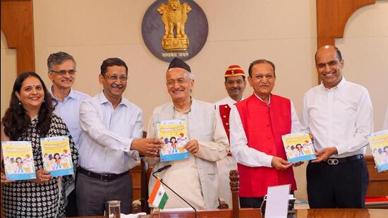 The comic book, called ‘Mumbai gives’ was launched by Maharashtra Governor Bhagat Singh Koshyari on Children’s Day. (HT PHOTO) The comic book, called ‘Mumbai gives’ was launched by Maharashtra Governor Bhagat Singh Koshyari on Children’s Day. (HT PHOTO)