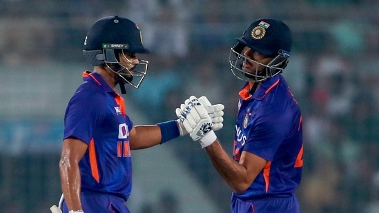 Shreyas Iyer and Axar Patel in action for India.(AP) Shreyas Iyer and Axar Patel in action for India.(AP)