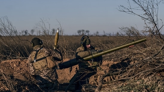 Russia-Ukraine War: Ukrainian soldiers fire a cannon at Russian position.(AP)