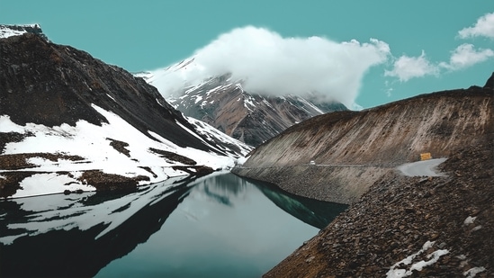 In Leh, winter snow hits differently, blanketing the entire city in white and giving the streets a completely new attractiveness.(Unsplash)