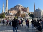 The low value of the Turkish lira has attracted tourists in 2022, yet citizens are struggling. (Sarah Hucal/DW ) The low value of the Turkish lira has attracted tourists in 2022, yet citizens are struggling. (Sarah Hucal/DW )