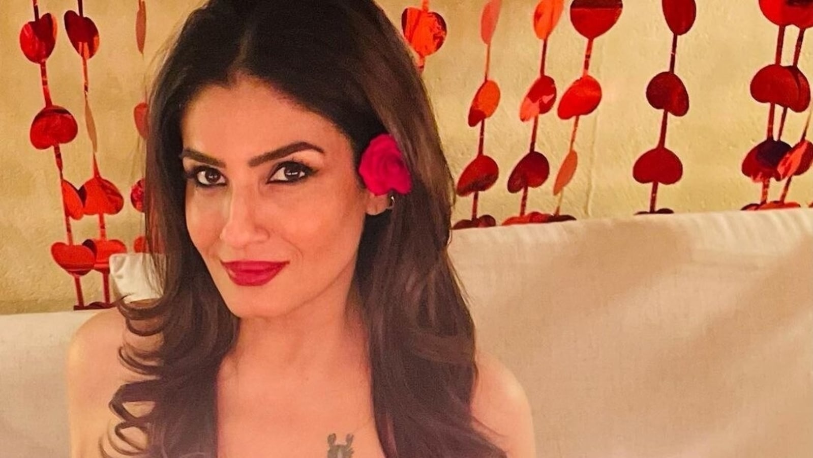 Raveena Tandonxxxx - Raveena Tandon slips into a red dress and poses with red roses, jokes about  it | Bollywood - Hindustan Times