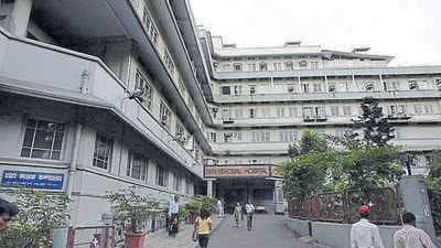 Old Tata Memorial Cancer Hospital at Parel. HT photo by VIKAS KHOT. 16/07/2005