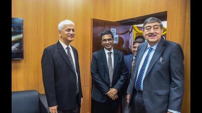 (From left) Former chief justice of India Uday Umesh Lalit with chief justice of India DY Chandrachud and justice Sanjay Kishan Kaul in New Delhi. (PTI) (From left) Former chief justice of India Uday Umesh Lalit with chief justice of India DY Chandrachud and justice Sanjay Kishan Kaul in New Delhi. (PTI)