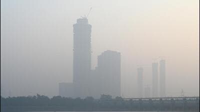 Highrises engulfed in smog in New Delhi on Thursday. (Sunil Ghosh/HT Photo) Highrises engulfed in smog in New Delhi on Thursday. (Sunil Ghosh/HT Photo)