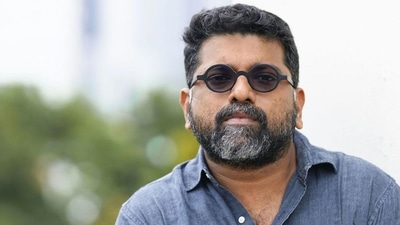 Filmmaker Mahesh Narayanan has opened up about his collaboration with Kamal Haasan on Thevar Magan's sequel. Filmmaker Mahesh Narayanan has opened up about his collaboration with Kamal Haasan on Thevar Magan's sequel.