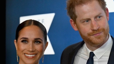 Prince Harry-Meghan Markle: Prince Harry, Duke of Sussex, and Meghan, Duchess of Sussex, arrive at the 2022 Robert F. Kennedy Human Rights Ripple of Hope Award Gala. (AFP)
