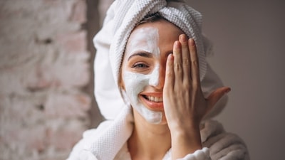 If you feel that your skin doesn’t feel the same as before and it’s not glowing despite so much effort, there’s a chance that your skincare regimen needs a change. (freepik) If you feel that your skin doesn’t feel the same as before and it’s not glowing despite so much effort, there’s a chance that your skincare regimen needs a change. (freepik)
