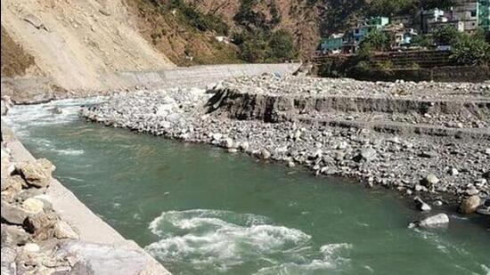 Kali River in Pithoragarh which acts as the border between India and Nepal (Ht Photo) Kali River in Pithoragarh which acts as the border between India and Nepal (Ht Photo)
