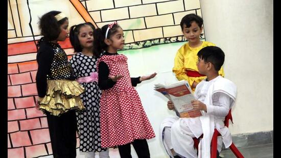 Students enacting the popular story by Rabindranath Tagore ‘Kabuliwala’ at Mind Tree School. (HT PHOTO)