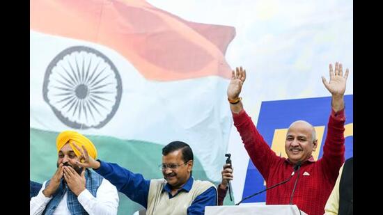 The party’s campaign did not take off in Himachal, where it failed to open its account and got just 1.1% votes. A consolation for the AAP, which is in power in Delhi and Punjab, though is that the performance in Gujarat has earned it the “national party” status as it needed only 6% votes and two seats. (HT file photo)