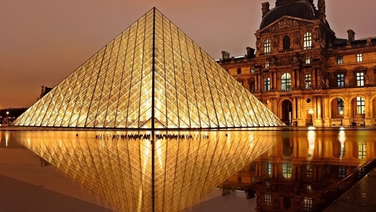 Louvre Pyramid, Paris. (Pexels)
