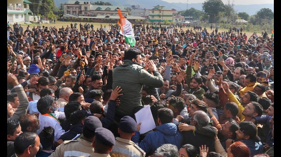 Congress candidate RS Bali being greeted by supporters after his victory in the Himachal Pradesh Assembly polls in Nagrota Bagwan in Kangra district on Thursday. (PTI)