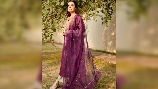Dia Mirza wore this look to the recently held event Jashn-e-Rekhta event held in Delhi.(Instagram/@diamirzaofficial)