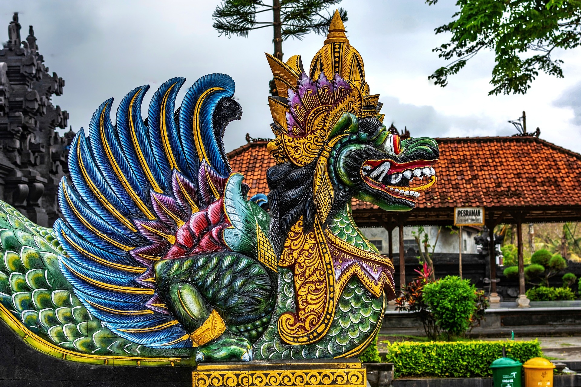 Tanah Lot Temple is among Bali's must-see attractions; it is an old Hindu sanctuary built on top of a rocky ledge amid frequently crashing waves.(pixabay)